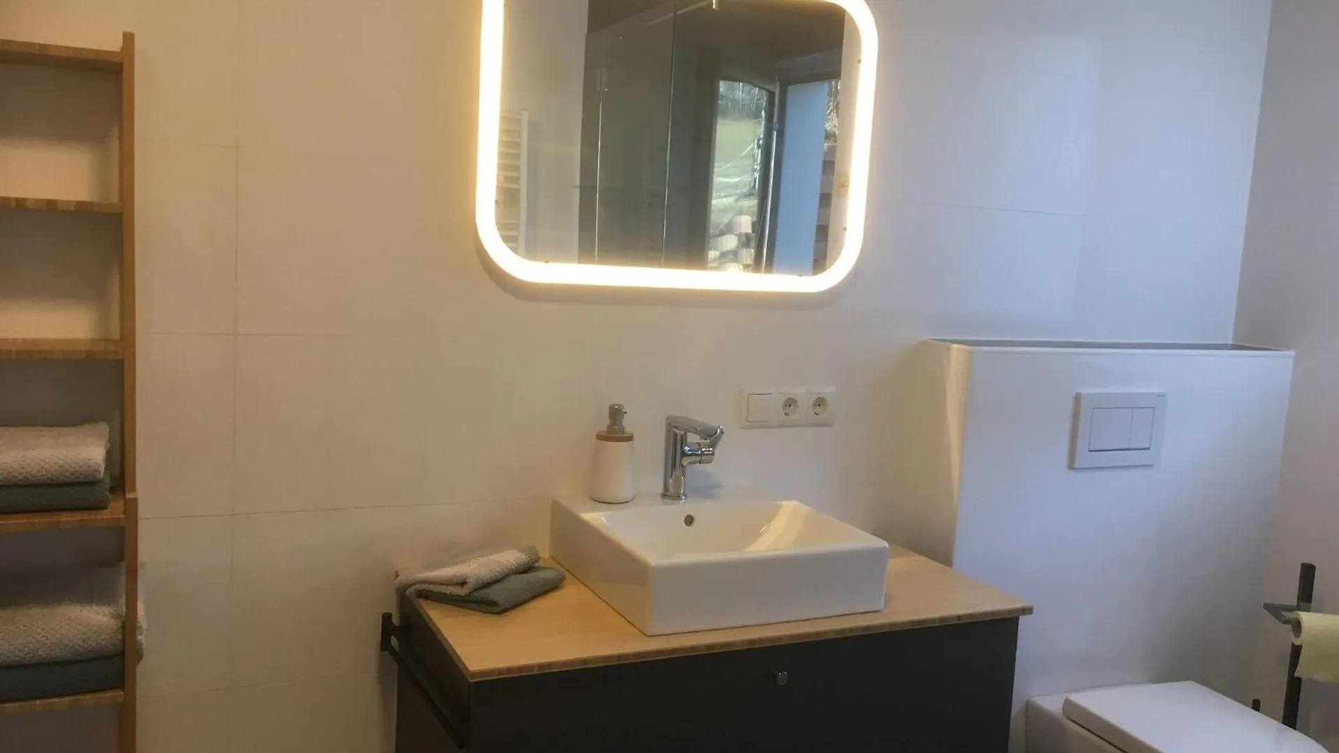 Lexhof Apartment Innsbruck